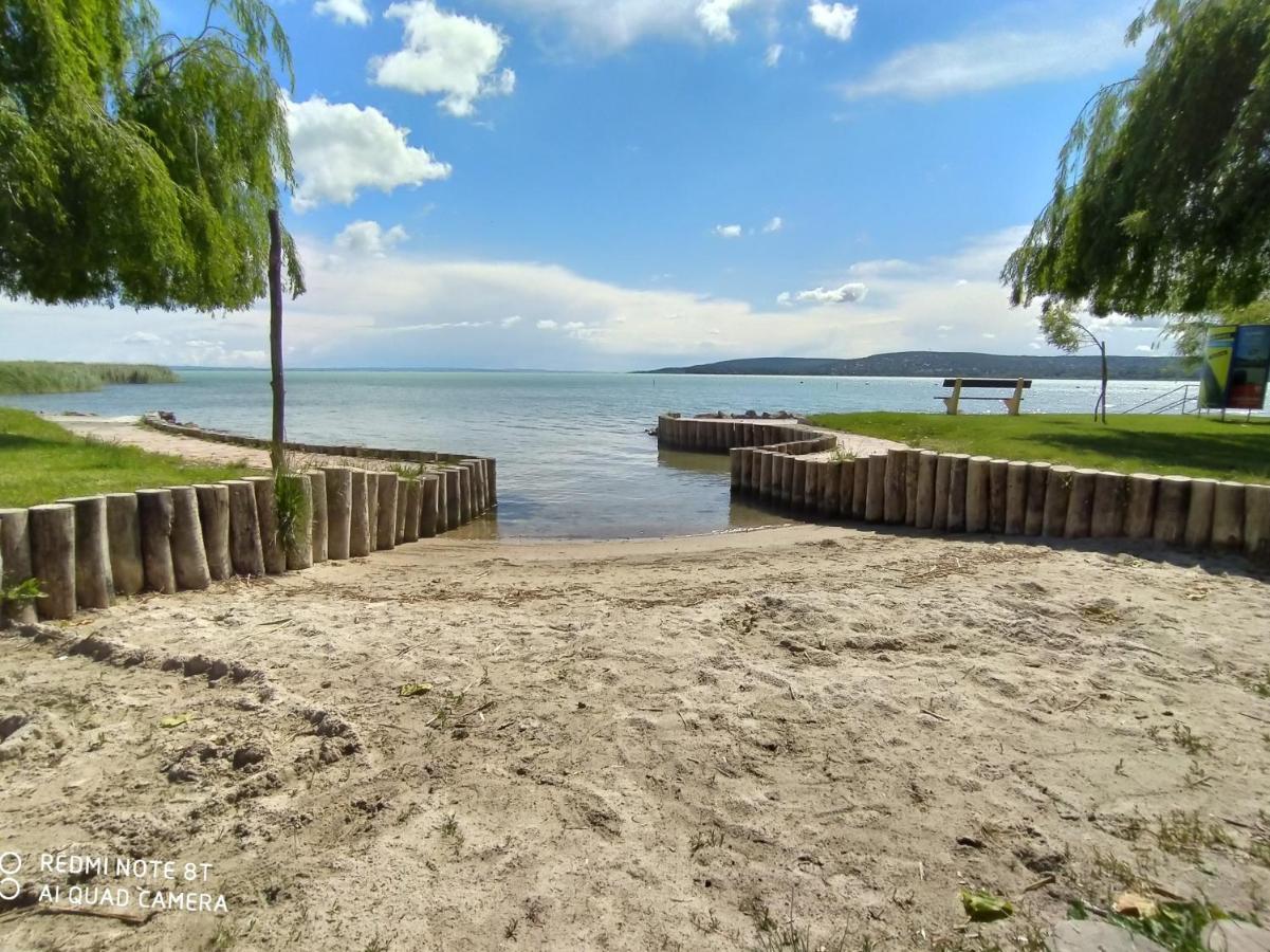 Elizabeth Vendeghaz Balatonfuzfon A Strandnal Zewnętrze zdjęcie